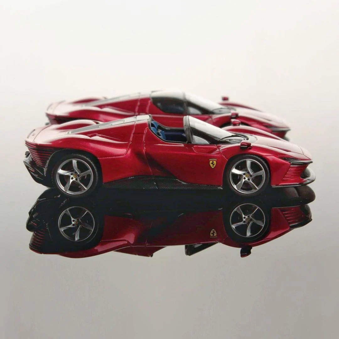 Ferrari Daytona SP3 Scale 1:43 Rosso Corsa - Looksmart - Image 3