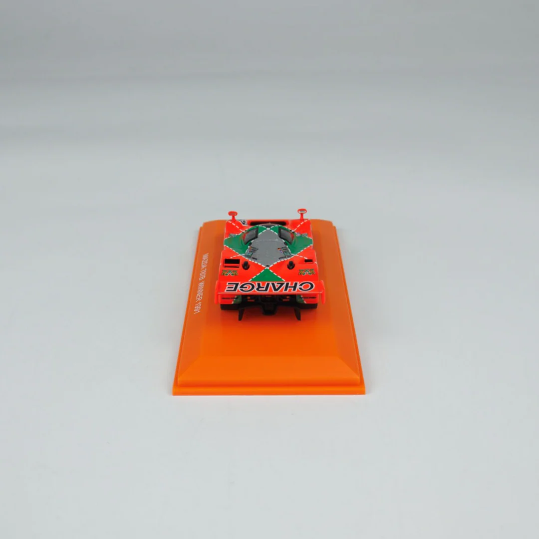Kyosho 1:64 Mazda 787B (NO.55) Diecast Car Model With Book (Simplified Chinese) - Image 8