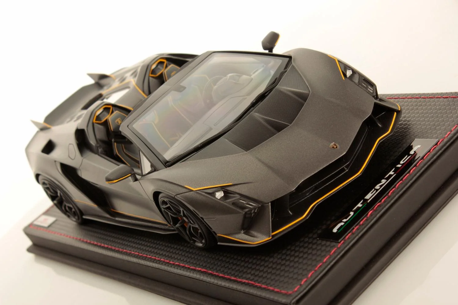 Lamborghini Autentica Scale 1:18- MR Collection - Image 3