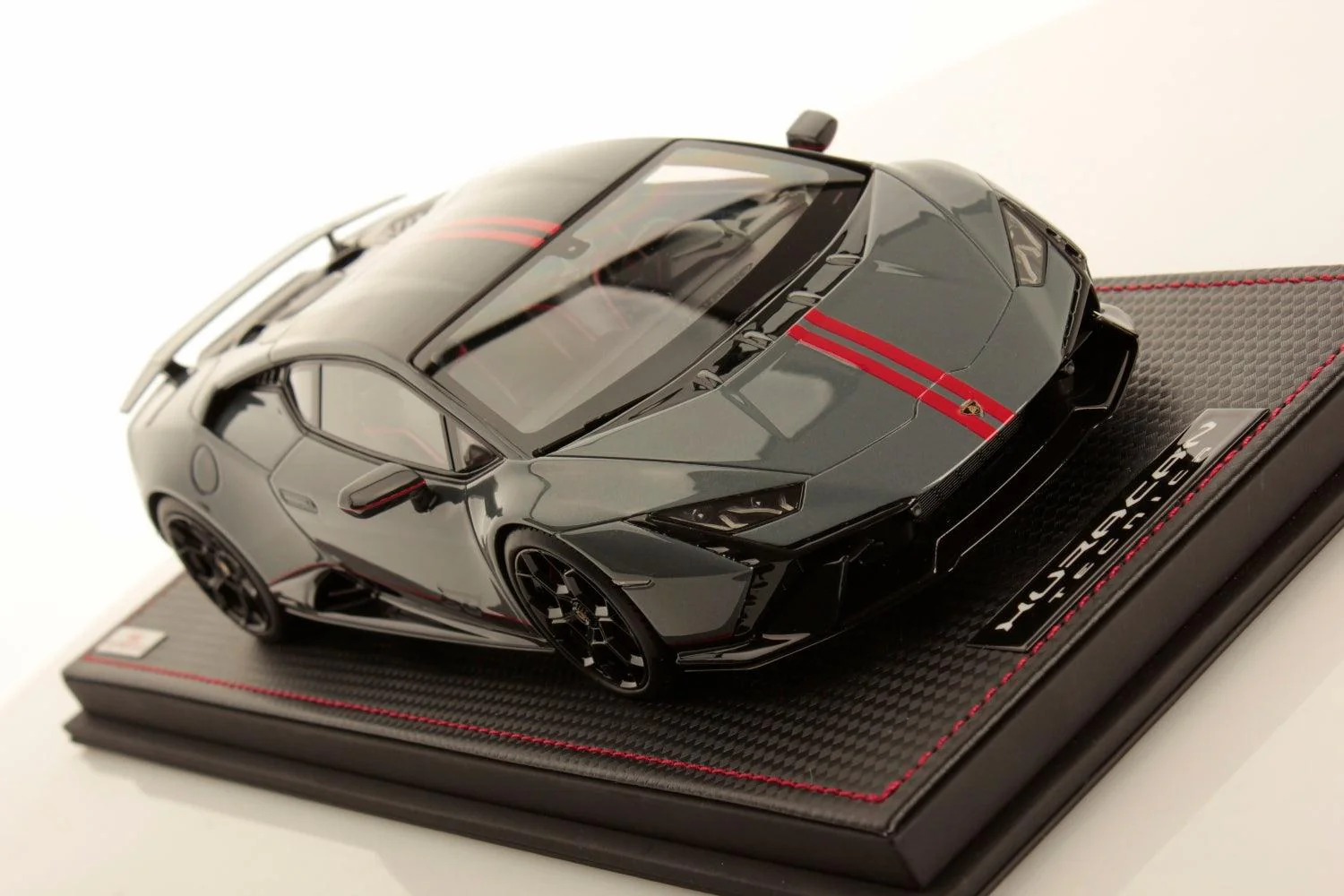 Lamborghini Huracan STO 60th anniversary Grigio Telesto 1:18 Model Car -  MR Collection - Image 3