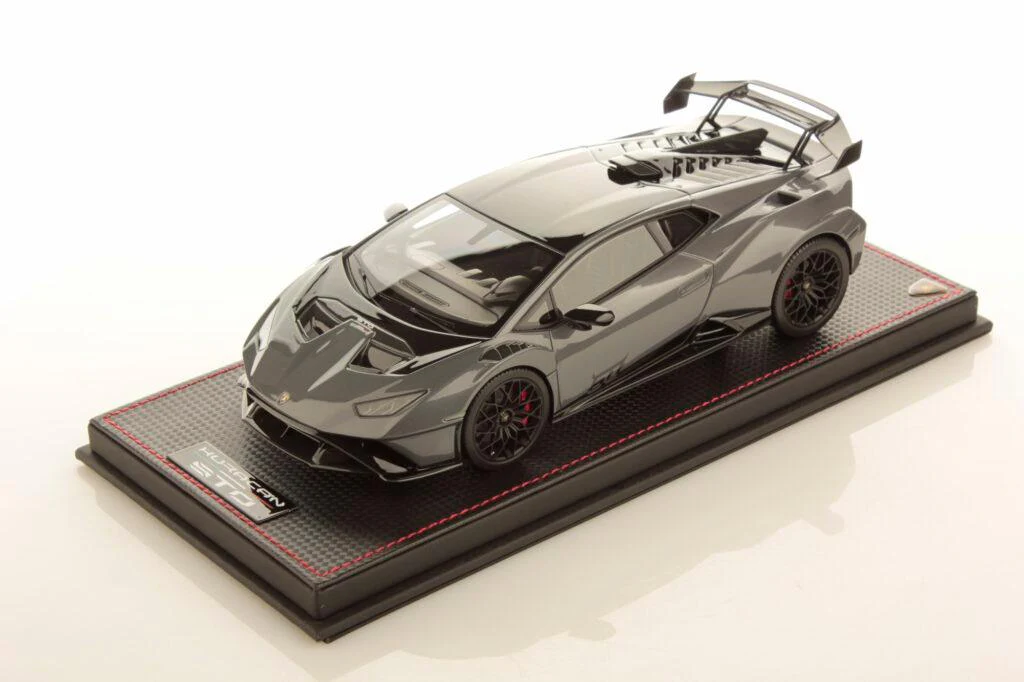 Lamborghini Huracan STO 60th anniversary Grigio Telesto 1:18 Model Car -  MR Collection - Image 4