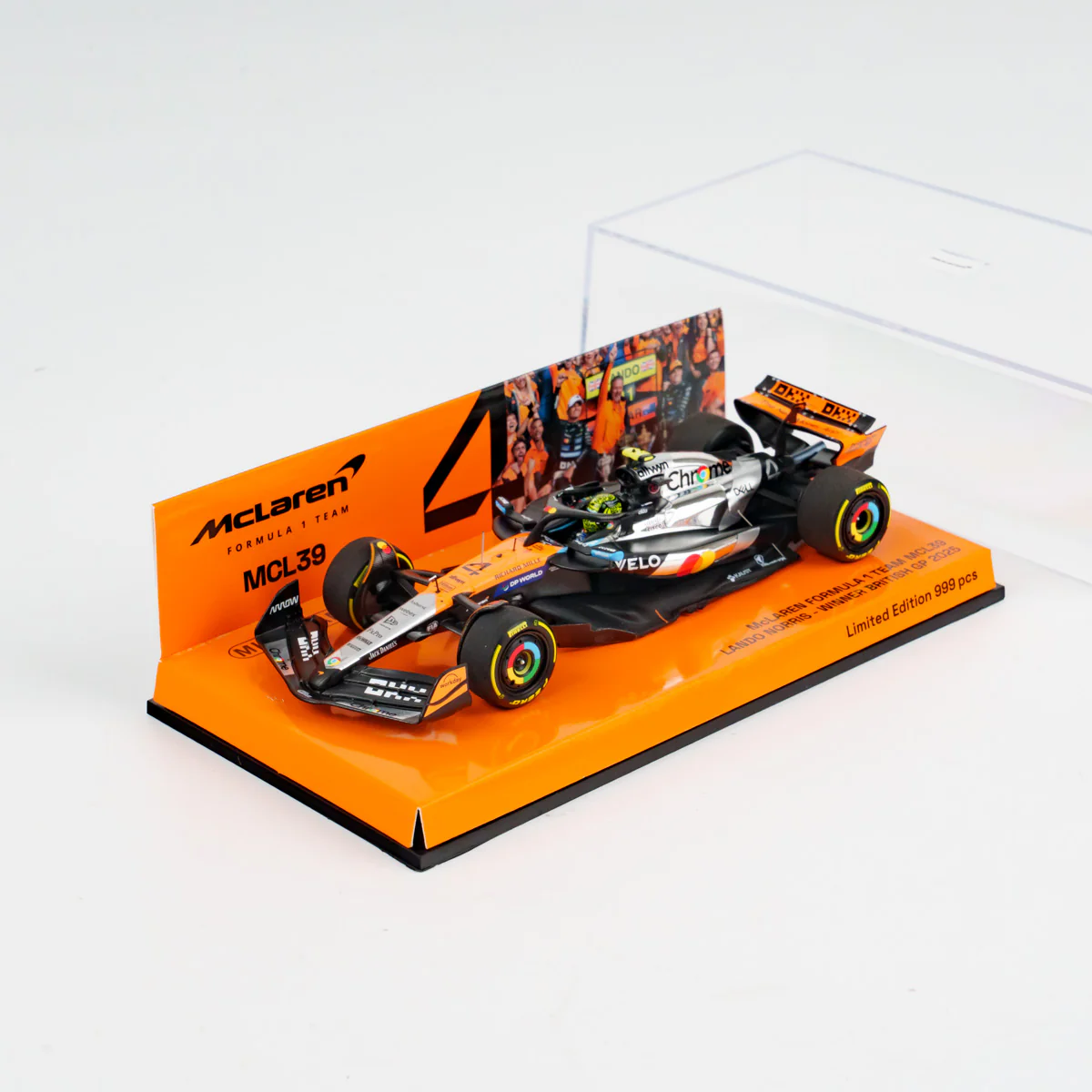 Lando Norris British GP Winner 2025 Chrome Livery McLaren F1 Team MCL39 –  Minichamps Mode Car