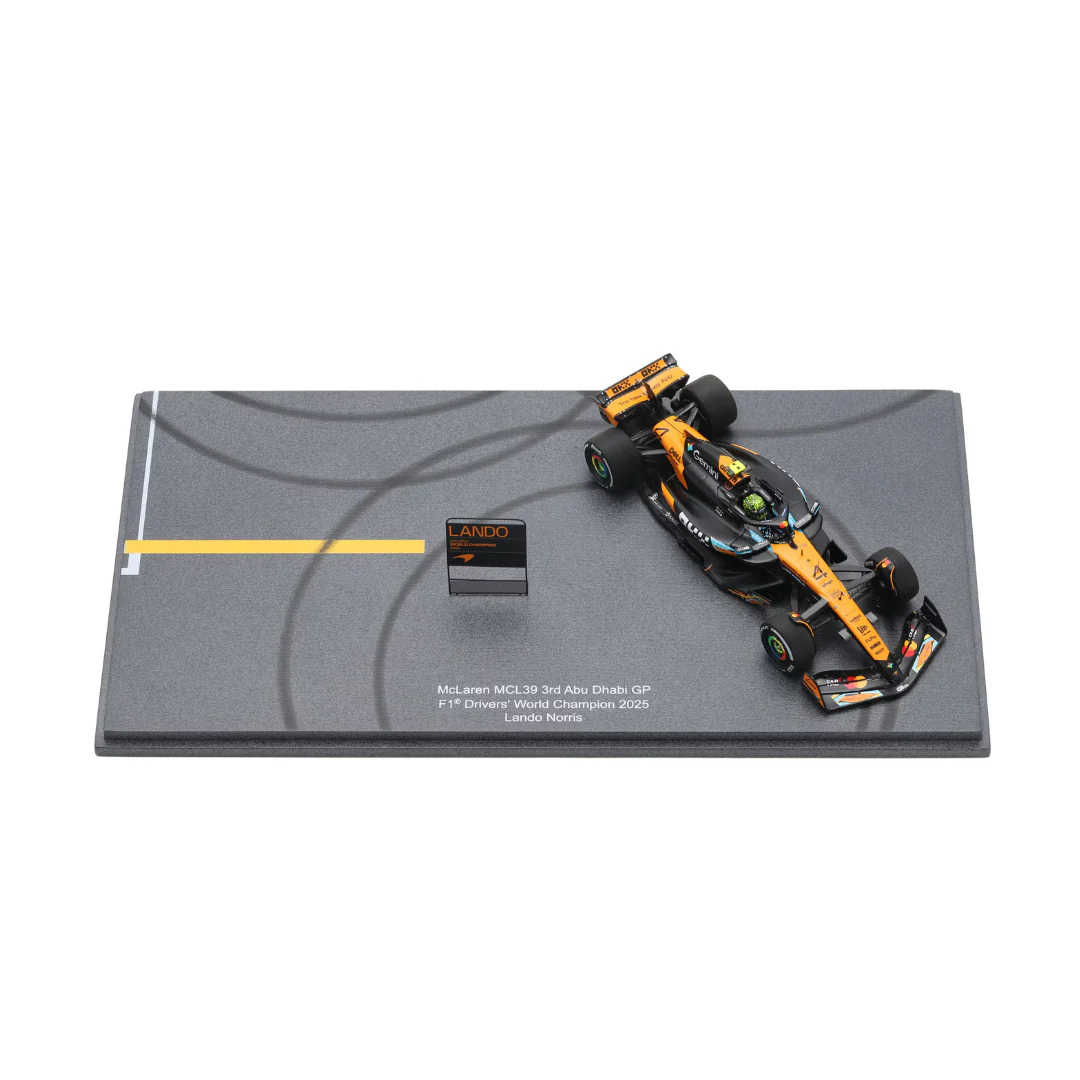 Lando Norris Abu Dhabi GP 2025 F1 World Champion McLaren F1 Team MCL39 Model Car With Pitboard & Champion Board - Spark Model Scale 1:43 & 1:18 - Image 3