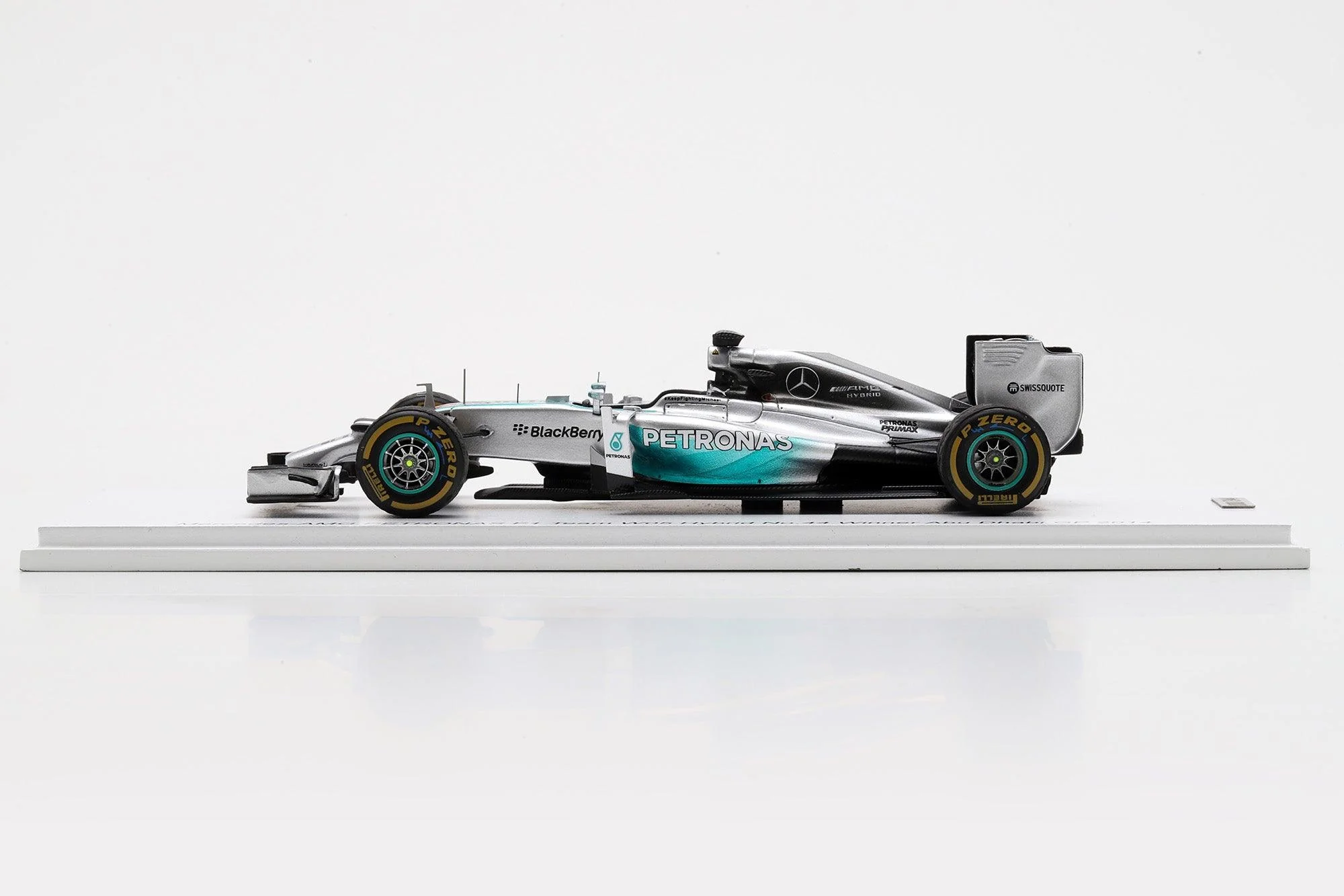 Lewis Hamilton Abu Dhabi GP 2014 World Champion Mercedes F1 W05 (With Pit Board & Figurine ) Model Car - Spark Model - Image 4