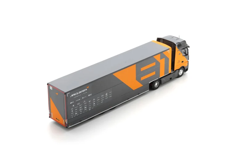 Mercedes Actros Truck McLaren F1 team Lando Norris & Oscar Piastri - Spark Model - Image 3