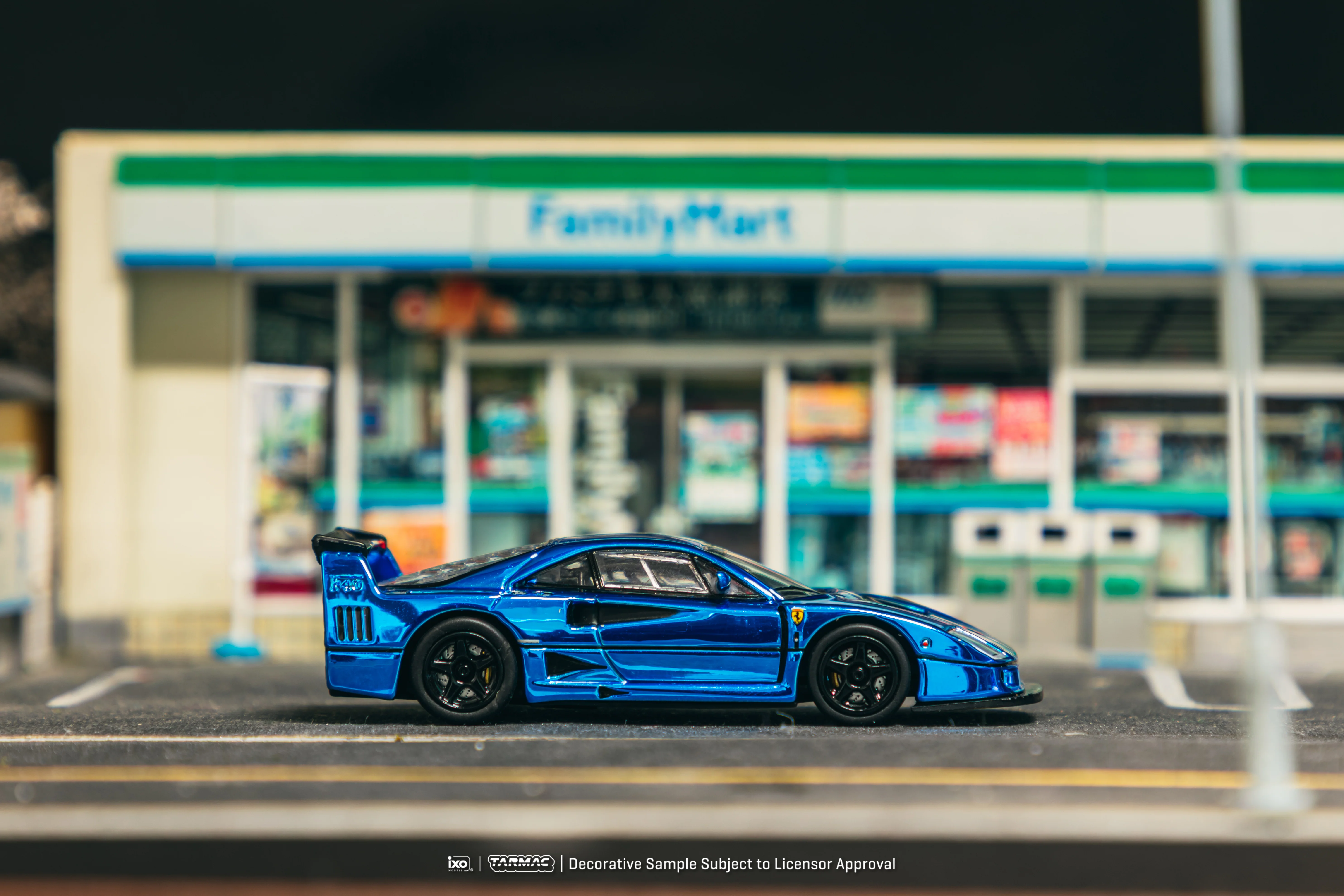 Scale 1:64 Ferrari F40 LM Chrome Blue - Tarmac Works - Image 3