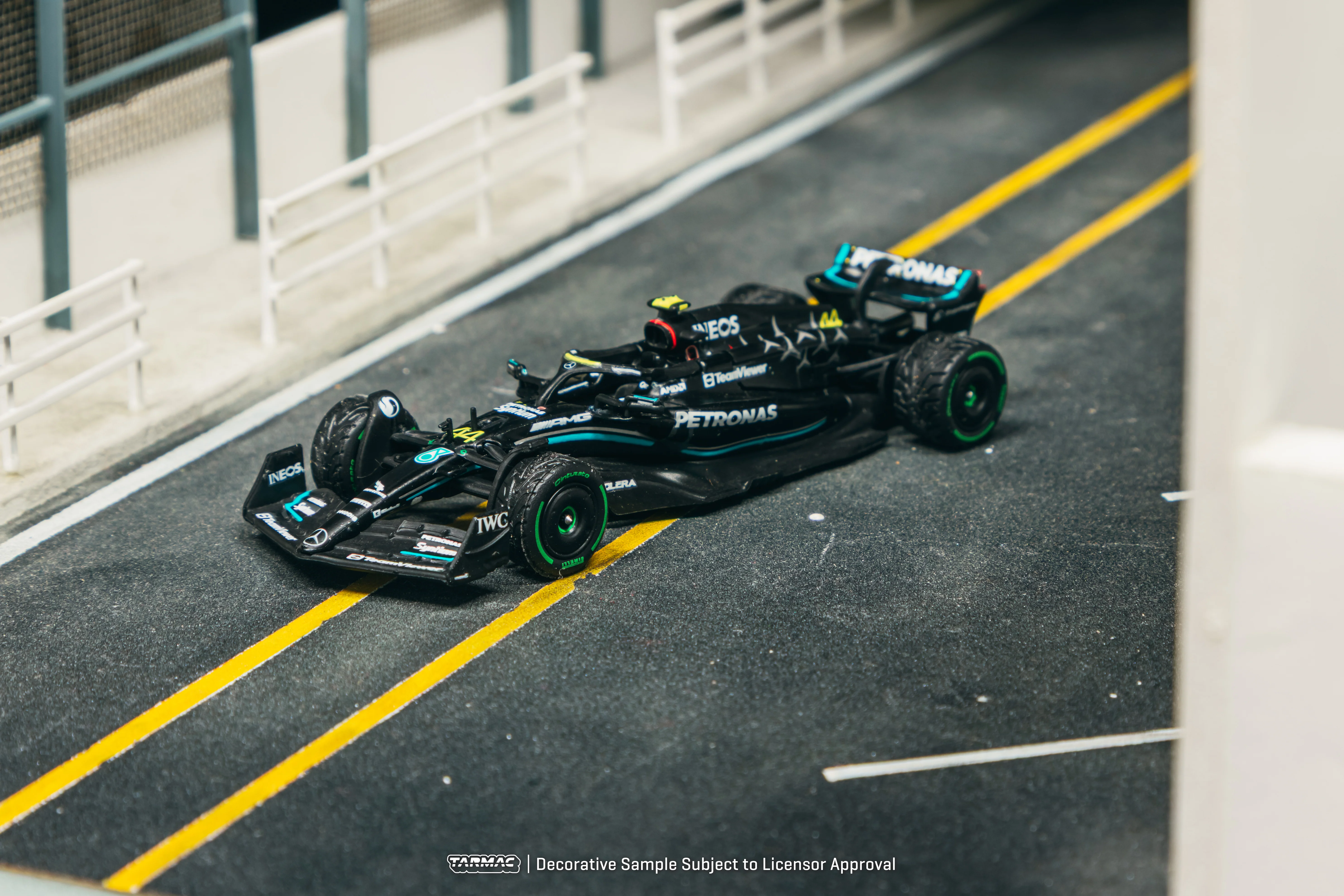 Scale 1:64 - Lewis Hamilton - Mercedes-AMG F1 W14 E Performance Monaco Grand Prix 2023 - Tarmac Works - Image 2