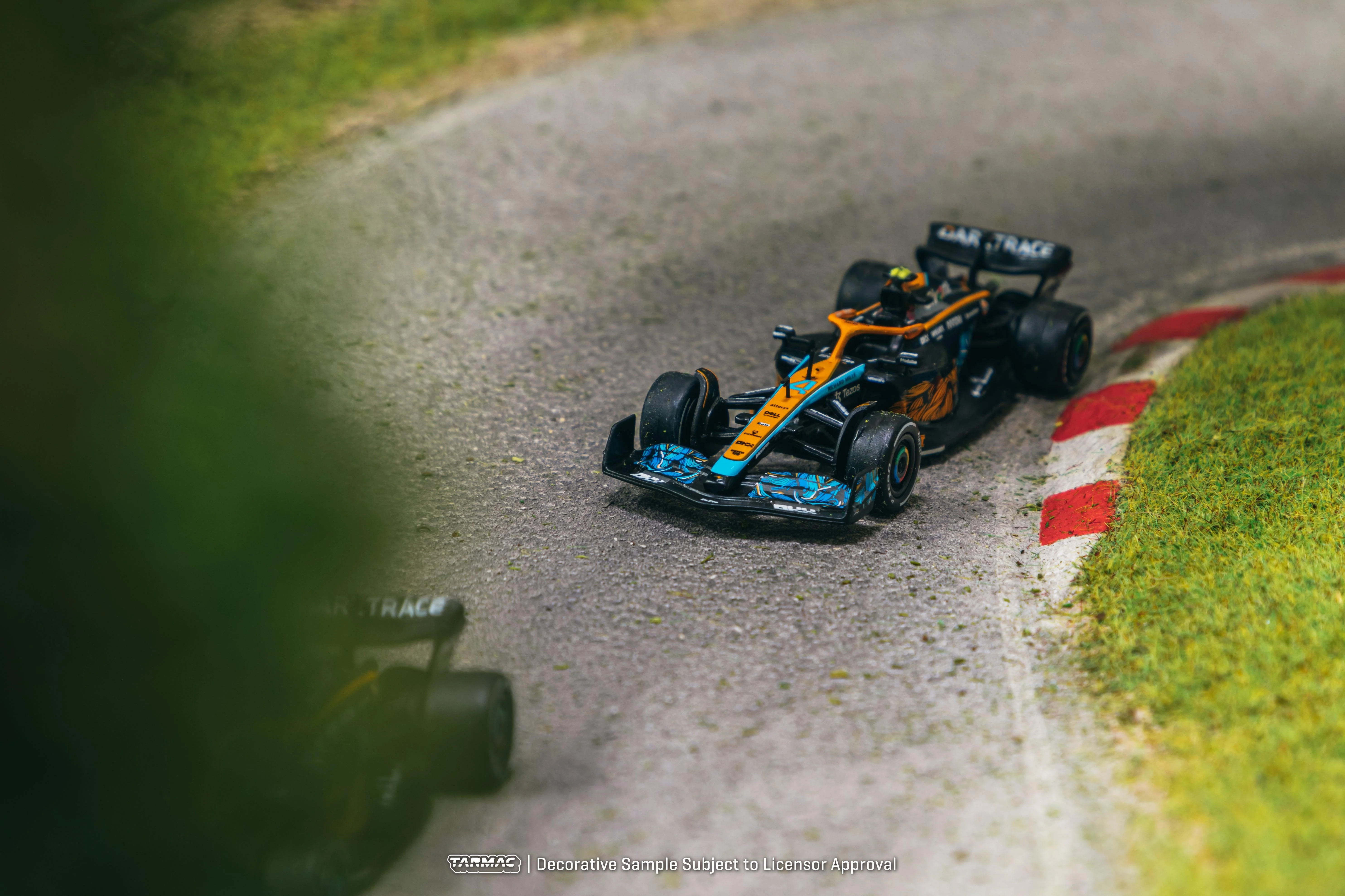 Scale 1:64 - McLaren MCL36 Abu Dhabi Grand Prix 2022 Lando Norris - Tarmac Works - Image 5
