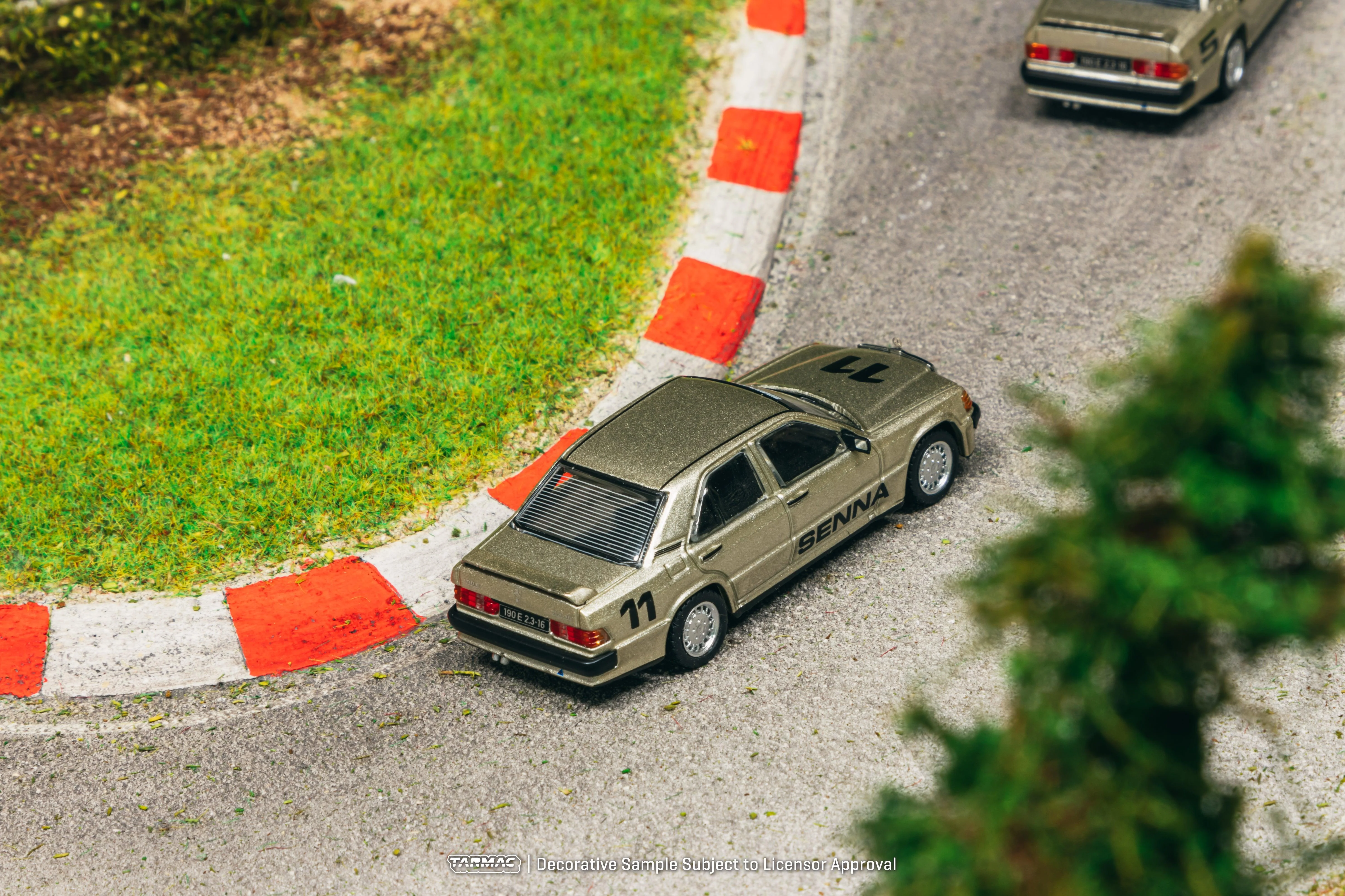 Scale 1/64 - Mercedes-Benz 190 E 2.3-16 Race of Champion 1984 Ayrton Senna - Tarmac Works - Image 4