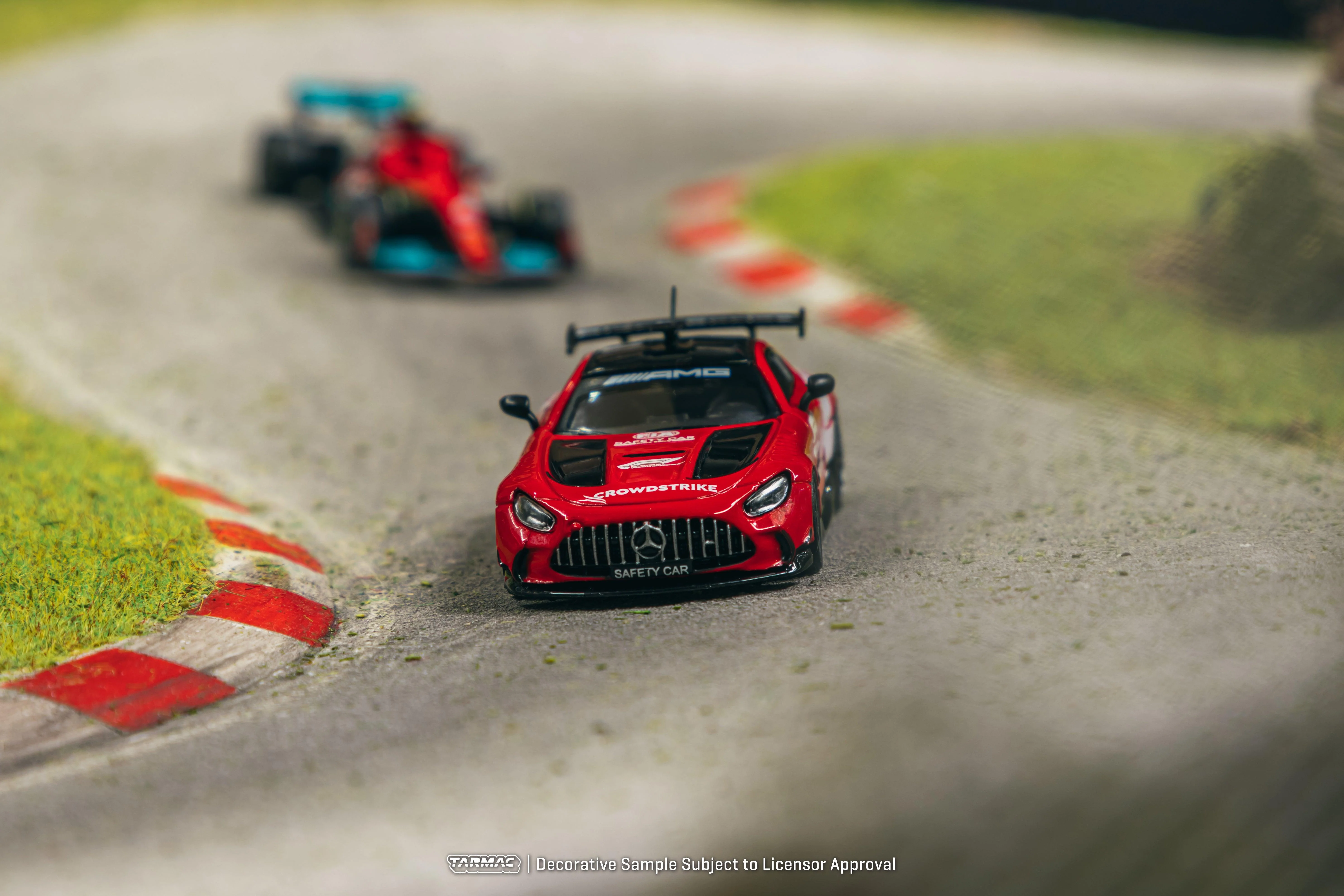 Scale 1:64 - Mercedes-Benz AMG GT Black Series Safety Car - Tarmac Works - Image 4
