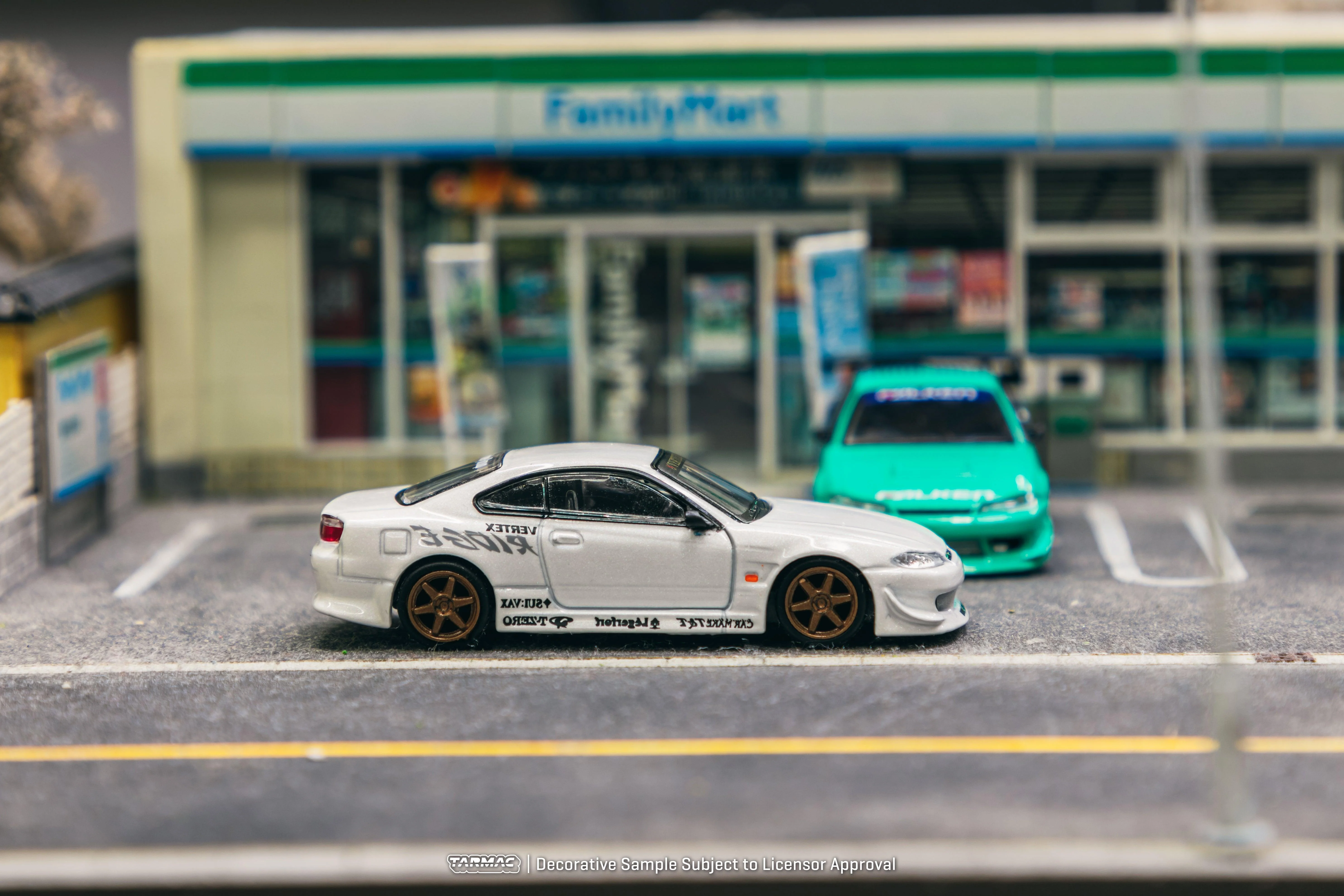 Scale 1/64 - VERTEX Nissan Silvia S15 White Metallic - Tarmac Works - Image 3